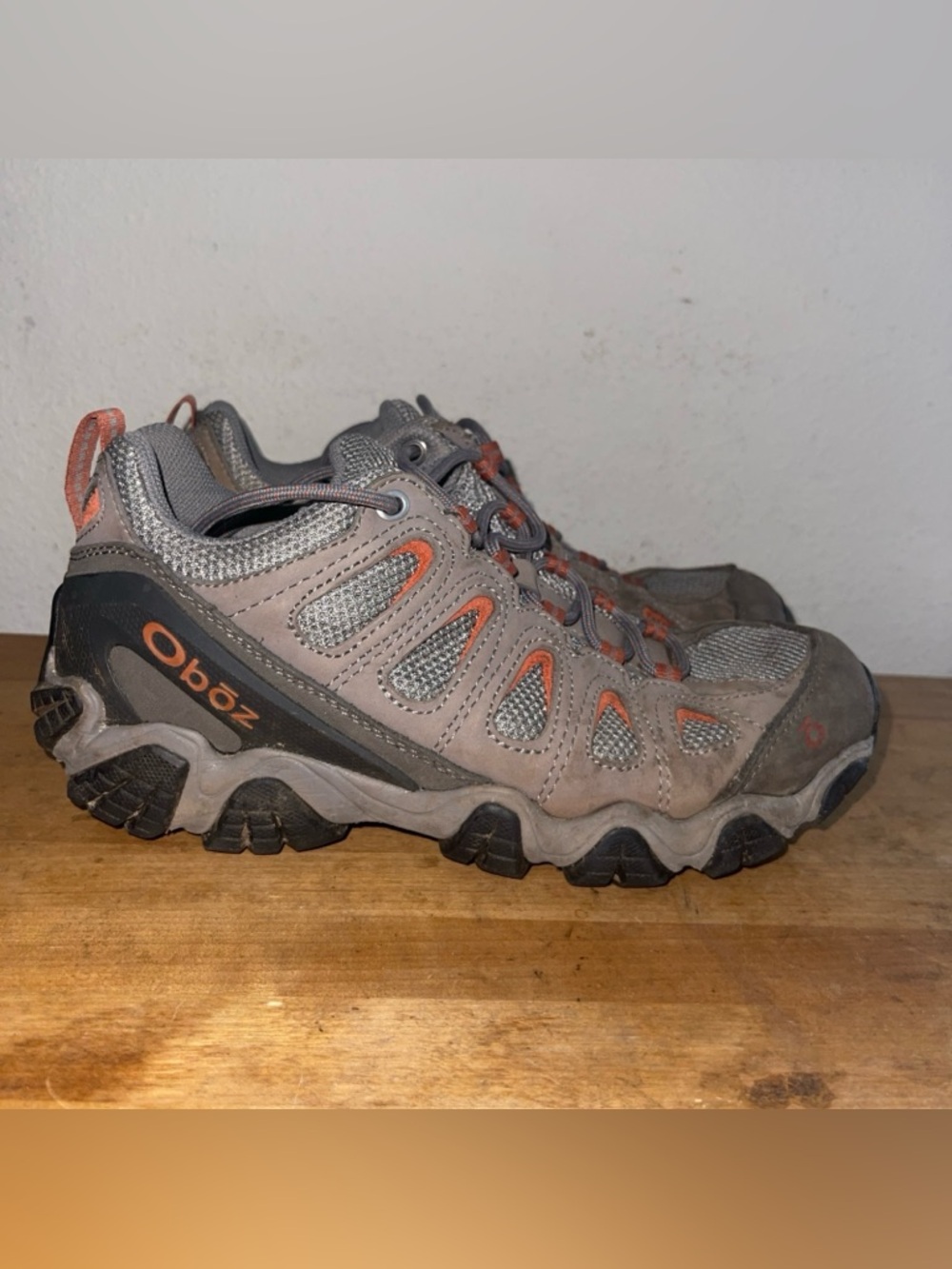 Oboz Sawtooth II Low Women's 8.5 Hiking Boot Brown Lace Up Waterproof Boots